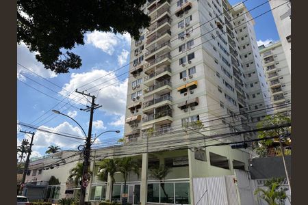 Apartamento à venda com 77m², 2 quartos e 1 vagaFachada
