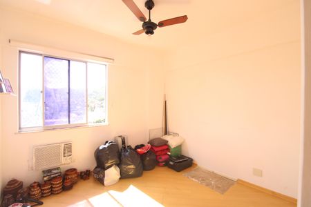 Apartamento à venda com 77m², 2 quartos e 1 vagaQuarto