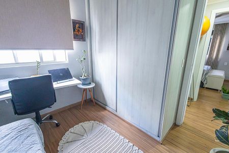 Apartamento à venda com 60m², 2 quartos e 2 vagasquarto 2