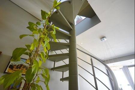 Apartamento para alugar com 117m², 2 quartos e 1 vagaEscada para terraço