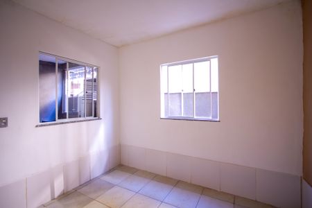 Quarto de casa para alugar com 1 quarto, 42m² em Rocha, São Gonçalo
