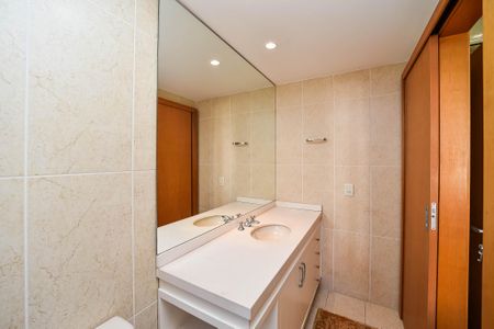 Apartamento para alugar com 163m², 3 quartos e 2 vagasBanheiro da Suíte 2