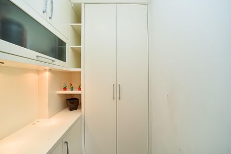 Apartamento para alugar com 163m², 3 quartos e 2 vagasQuarto de Serviço