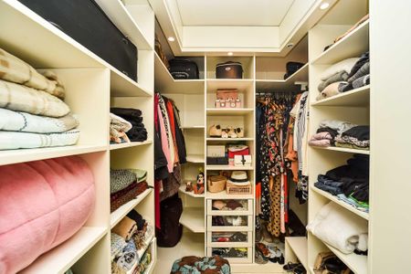 Apartamento para alugar com 163m², 3 quartos e 2 vagasCloset da suíte 1