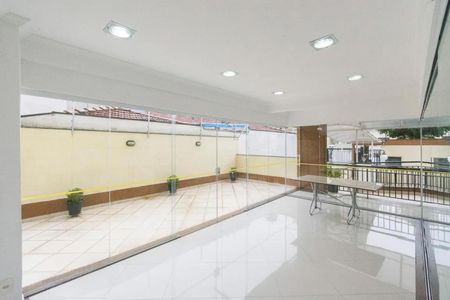 Apartamento à venda com 46m², 2 quartos e 1 vaga Apartamento à venda com 46m², 2 quartos e 1 vagaÁrea comum - Salão de festas
