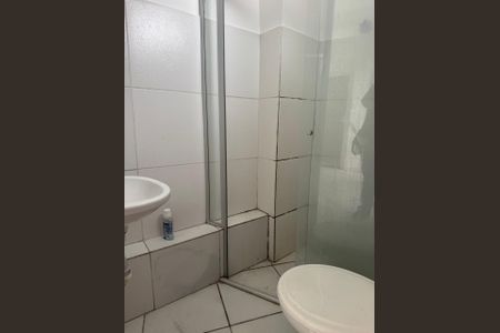 Banheiro de kitnet/studio para alugar com 1 quarto, 30m² em Centro, Belo Horizonte