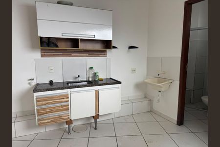 Cozinha de kitnet/studio para alugar com 1 quarto, 30m² em Centro, Belo Horizonte