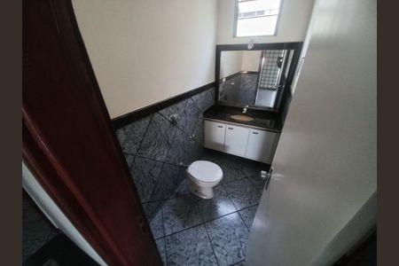 Banheiro 1 de casa para alugar com 3 quartos, 229m² em Martins, Uberlândia