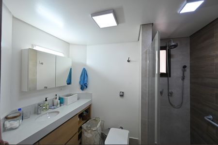 Apartamento à venda com 100m², 3 quartos e 2 vagasBanheiro da Suíte