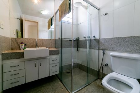 Apartamento à venda com 252m², 3 quartos e 3 vagasBanheiro Social