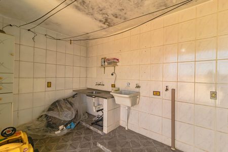 Casa à venda com 240m², 2 quartos e 3 vagas