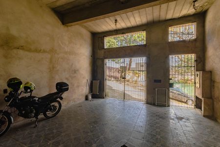 Casa à venda com 240m², 2 quartos e 3 vagas