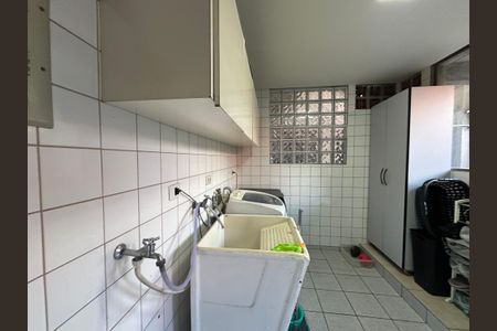 Casa para alugar com 277m², 4 quartos e 2 vagasÁrea de Serviço