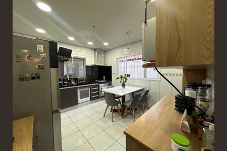 Casa para alugar com 277m², 4 quartos e 2 vagasCozinha