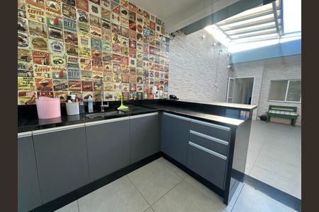 Casa para alugar com 277m², 4 quartos e 2 vagasChurrasqueira