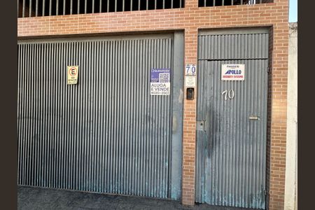 Casa para alugar com 277m², 4 quartos e 2 vagasFachada