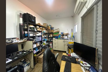 Casa para alugar com 277m², 4 quartos e 2 vagasEscritório