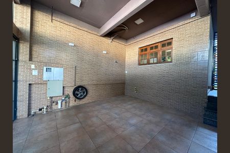 Casa para alugar com 277m², 4 quartos e 2 vagasGaragem