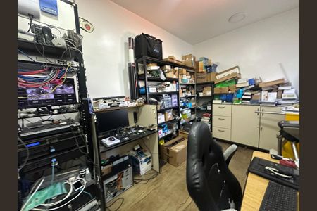 Casa para alugar com 277m², 4 quartos e 2 vagasEscritório