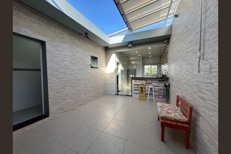 Casa para alugar com 277m², 4 quartos e 2 vagasChurrasqueira