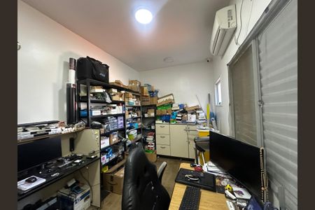 Casa para alugar com 277m², 4 quartos e 2 vagasEscritório