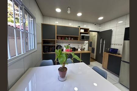 Casa para alugar com 277m², 4 quartos e 2 vagasCozinha