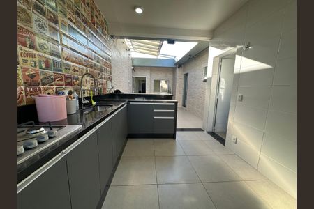 Casa para alugar com 277m², 4 quartos e 2 vagasChurrasqueira