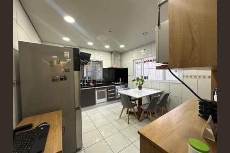 Casa para alugar com 277m², 4 quartos e 2 vagasCozinha