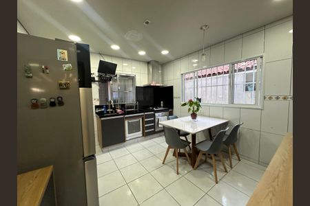 Casa para alugar com 277m², 4 quartos e 2 vagasCozinha