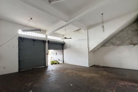 Casa à venda com 332m², 4 quartos e 2 vagassalão