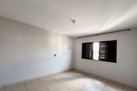 Casa à venda com 332m², 4 quartos e 2 vagasQuarto 3