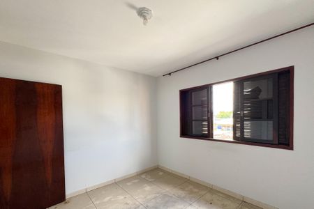 Casa à venda com 332m², 4 quartos e 2 vagasQuarto 2