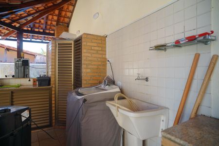 Casa de condomínio para alugar com 280m², 3 quartos e 2 vagasÁrea de Serviço