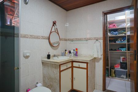 Casa de condomínio para alugar com 280m², 3 quartos e 2 vagasBanheiro do Quarto 3