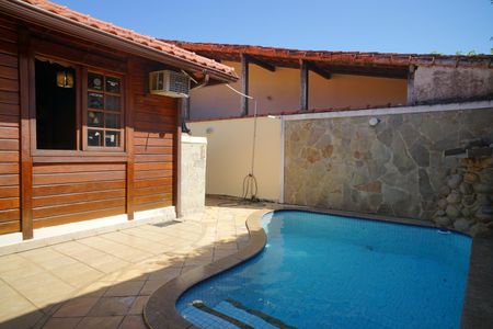 Casa de condomínio para alugar com 280m², 3 quartos e 2 vagasPiscina