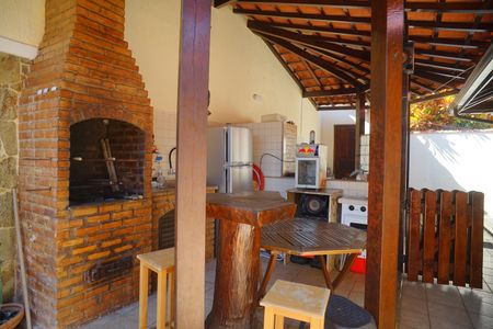 Casa de condomínio para alugar com 280m², 3 quartos e 2 vagasChurrasqueira