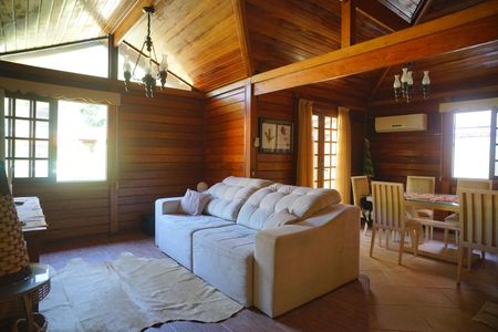 Casa de condomínio para alugar com 280m², 3 quartos e 2 vagasSala