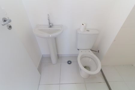 Apartamento para alugar com 32m², 2 quartos e sem vaga Apartamento para alugar com 32m², 2 quartos e sem vagaBanheiro