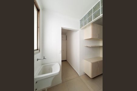 Apartamento para alugar com 70m², 3 quartos e 1 vagaÁrea de Serviço