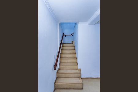 Casa para alugar com 309m², 4 quartos e 4 vagasEscada