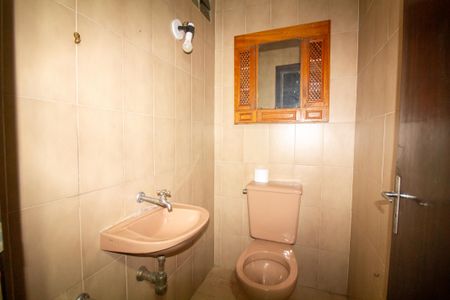 Casa à venda com 115m², 2 quartos e 2 vagasLavabo