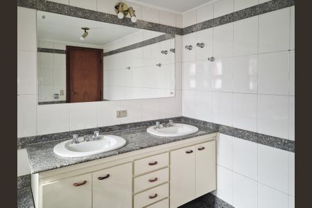 Apartamento para alugar com 277m², 5 quartos e 3 vagasBanheiro da Suíte 1