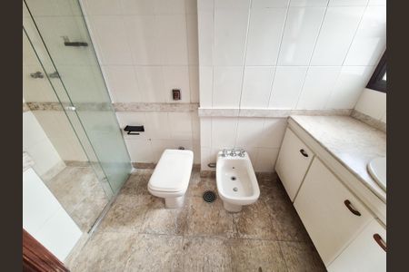 Apartamento para alugar com 277m², 5 quartos e 3 vagasBanheiro da Suíte 4