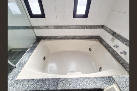 Apartamento para alugar com 277m², 5 quartos e 3 vagasBanheiro da Suíte 1