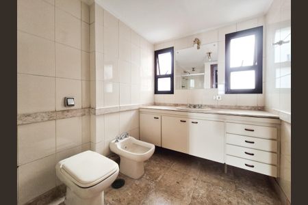 Apartamento para alugar com 277m², 5 quartos e 3 vagasBanheiro da Suíte 4