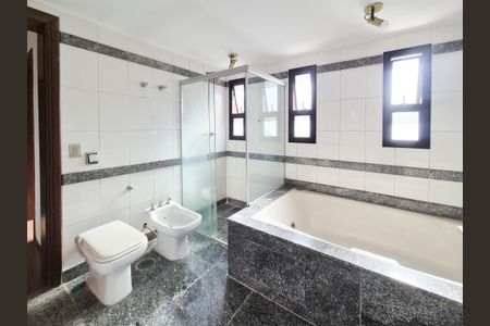 Apartamento para alugar com 277m², 5 quartos e 3 vagasBanheiro da Suíte 1