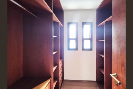 Apartamento para alugar com 277m², 5 quartos e 3 vagasCloset da suíte 1