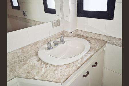 Apartamento para alugar com 277m², 5 quartos e 3 vagasBanheiro da Suíte 3