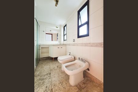 Apartamento para alugar com 277m², 5 quartos e 3 vagasBanheiro da Suíte 3