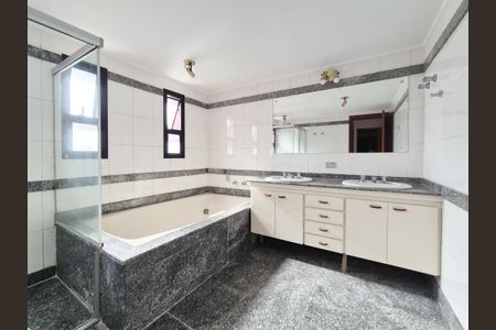 Apartamento para alugar com 277m², 5 quartos e 3 vagasBanheiro da Suíte 1